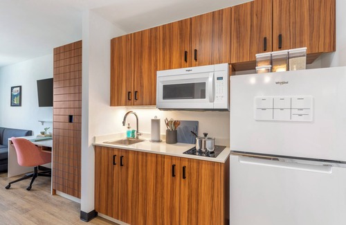 Wells Branch Hotel | Uptown Suites Extended Stay Austin TX – Round Rock
