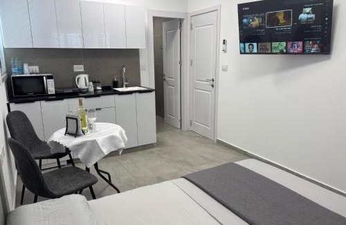 Bat Yam Apartment | UpTown Suites