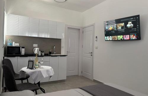 Bat Yam Apartment | UpTown Suites