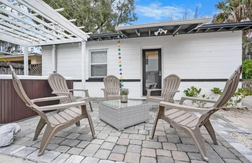 St. Augustine House | Uptown Treasure with Spa Dogs Ok Dreamy Patio
