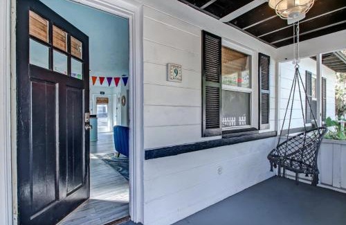 St. Augustine House | Uptown Treasure with Spa Dogs Ok Dreamy Patio