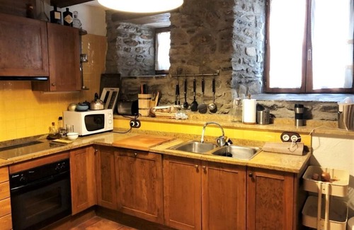 Ur House | UR II - 8 PAX - Three Bedroom House, Sleeps 8