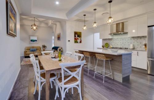 Urangan House | Urangan Family Friendly home with views, wifi, wine