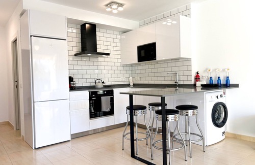 Nerja Apartment | Urb. Jardines de Burriana, 1 bed Ground floor, step free - PRIVATE PARKING