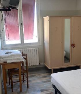 Le Monastier-Pin-Mories Hotel | Urbain V