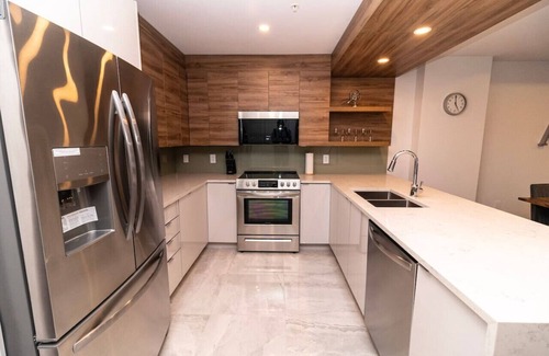 South End Apartment | Urban 1BR Apt with City Views, Walk to Waterfront