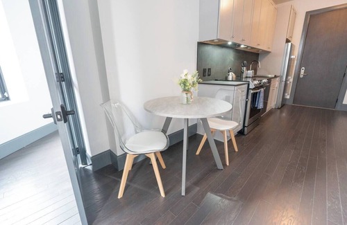 Downtown Pittsburgh Apartment | Urban 1BR Downtown–Close to Stadiums & Attractions