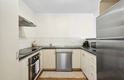 Northbridge Apartment | Urban Apt in the Heart of Northbridge
