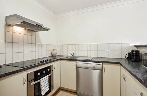 Northbridge Apartment | Urban Apt in the Heart of Northbridge