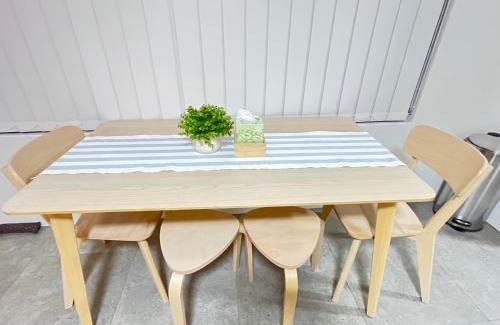 Hillsdale House | Urban Beachside Escape near Eastgardens