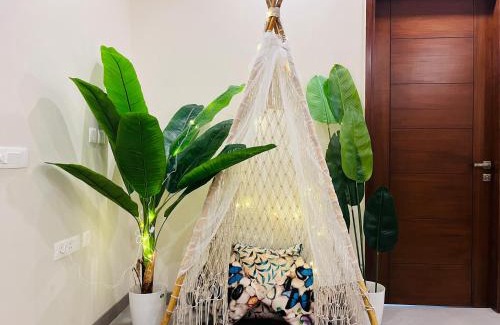 Sushant Lok Apartment | Urban boho stylish and cozy