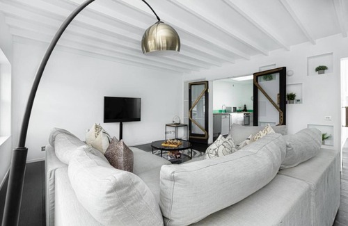 Pembridge Apartment | Urban Bourbon - charming 2-bedroom apartment in Notting Hill