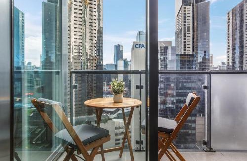Southbank Apartment | Urban Calm - Tranquil Retreat by Yarra River and Crown