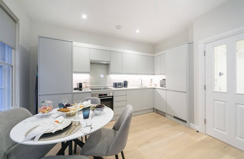 Covent Garden Apartment | Urban Chic - Acre