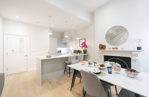 Covent Garden Apartment | Urban Chic - Acre