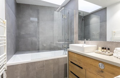 South Bank Apartment | Urban Chic - Clink Street