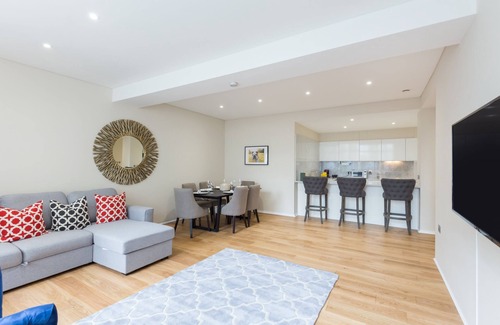 Covent Garden Apartment | Urban Chic - Exeter