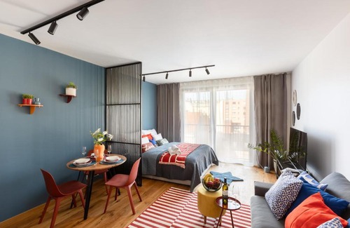 Karlin Apartment | Urban Chic Residences