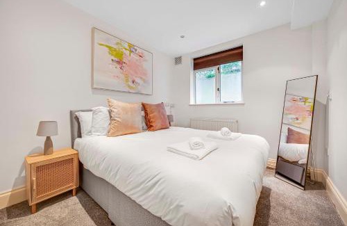 Redcliffe Apartment | Urban Chic Retreat in Chelsea