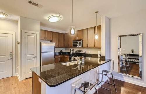 The Gulch Apartment | Urban Comfort 2BD Near Broadway & Nightlife