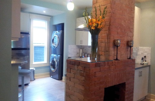 Sunnyside Cottage | Urban Cottage Oasis, awesome location, fully renovated and self contained