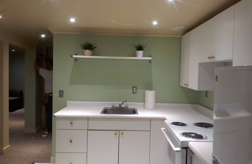 Sunnyside House | Urban Cottage Oasis, lower suite