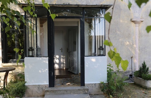 Beaune House | Urban cottage with garden