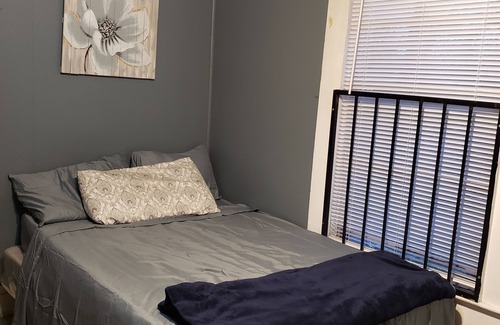 Acipco-Finley House | Urban Cul De Sac 1 Private Double Bed/1 shared bath