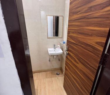 Old Rajinder Nagar Apartment | Urban ease homestay