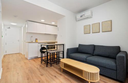 San Sebastian de los Reyes Apartment | Urban Executive Suites with parking and pool