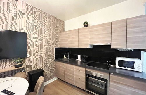 Quartier du Faubourg-Montmartre Apartment | Urban Flat 06 - Charming 2 BDR in Paris