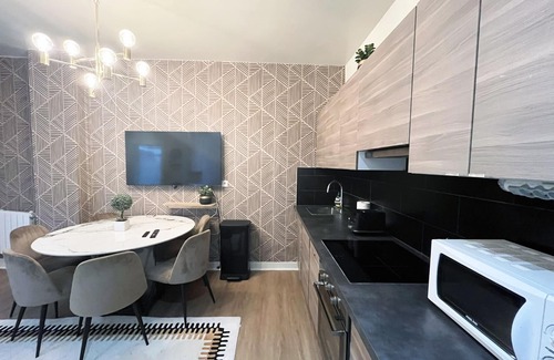 Quartier du Faubourg-Montmartre Apartment | Urban Flat 06 - Charming 2 BDR in Paris