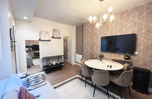 Quartier du Faubourg-Montmartre Apartment | Urban Flat 06 - Charming 2 BDR in Paris