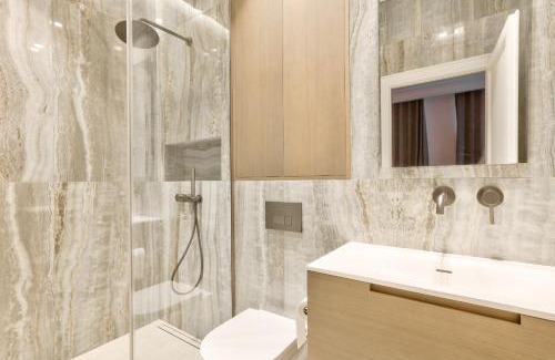 8th Arrondissement Apartment | Urban Flat 191 - Luxury 3 Bedroom Apartment - Madeleine