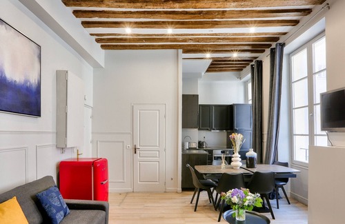 Strasbourg -Saint-Denis Apartment | Urban Flat 44 - Charming Parisian Apartment in Montorgueil
