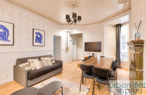 Strasbourg -Saint-Denis Apartment | Urban Flat 57 - Luxury 4BDR Parisian Flat in Paris