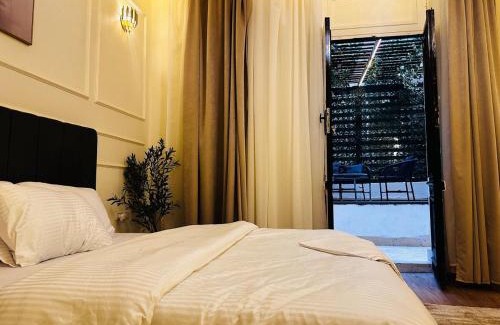 Al Manial Apartment | Urban Garden Retreat Cozy Studio and Private Patio