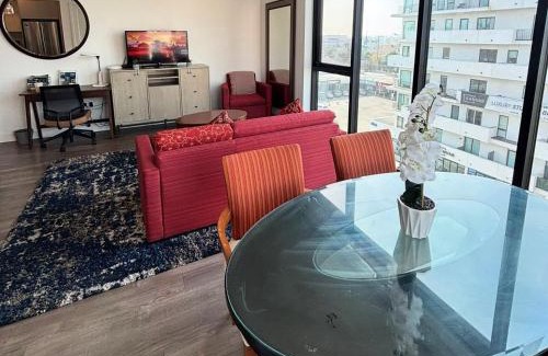 Pico-Union Apartment | Urban Gorgeous Hollywood Living with rooftop views and BBQ, GYM