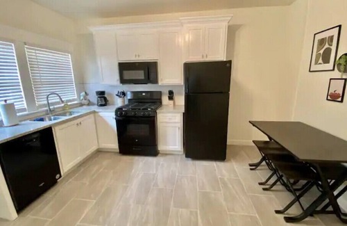 Amarillo House | Urban Hideaway - Cozy & Remodeled 2 BR!