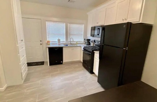 Amarillo House | Urban Hideaway - Cozy & Remodeled 2 BR!