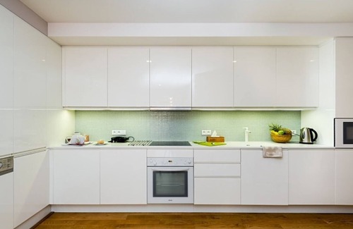 Karlin Apartment | Urban Hideway - Bright apartment in Trendy Karlin