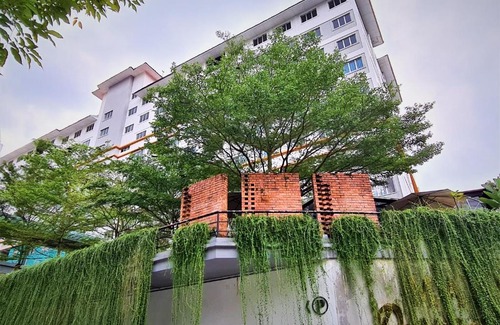 Kuala Lumpur Apartment | Urban Living Concept BnB @ Mahsa Avenue
