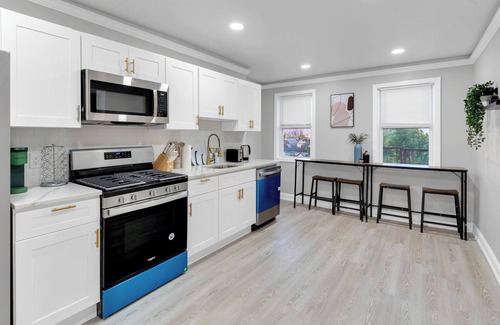 Jersey City Bed & Breakfast | Urban Loft with City Views