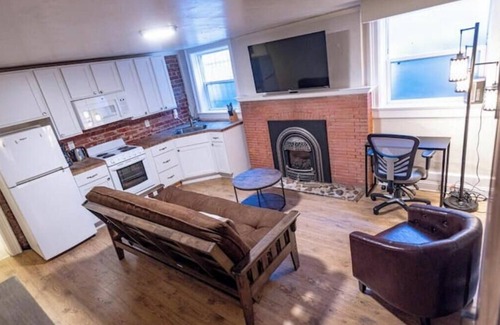 Cheesman Park Apartment | Urban Mansion Oasis 1BR Apt - Free Parking