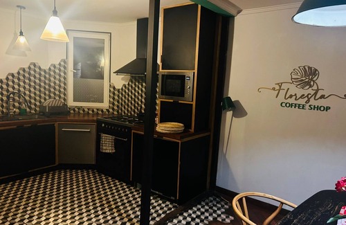 Providencia House | Urban mansions in the heart of providencia (Floresta Hostal)