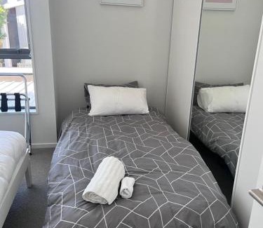 Christchurch City Centre House | Urban Nest - Entire Townhouse and Free Parking