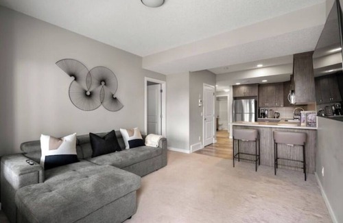Sage Hill House | Urban Oasis 1 BR W parking