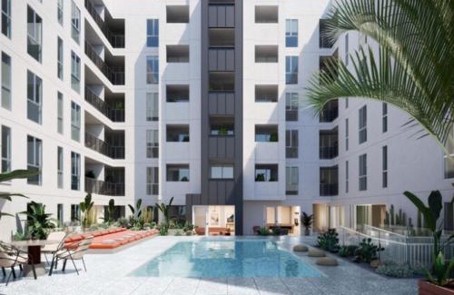 Westlake Apartment | Urban Oasis 2 bed Apt in DTLA with FREE PARKING