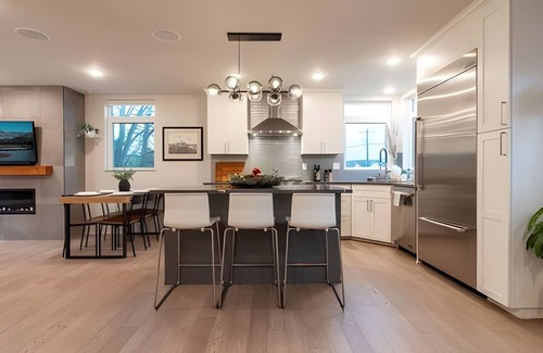 Atlantic House | Urban Oasis: 3BR3BTH w/Rooftop and View, Fireplace