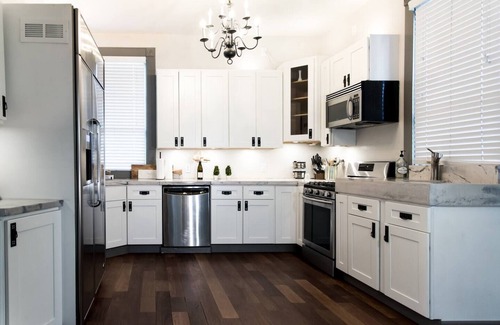 Knoxville House | Urban Oasis~4th & Gill Modern Historic Home~Arcade